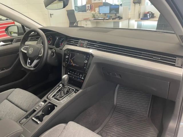 Volkswagen Passat 1.5 TSI Business Variant