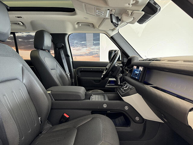 Land Rover Defender 110 SE