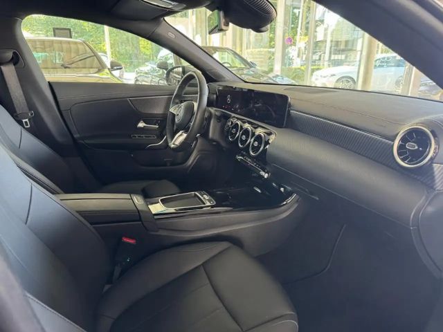 Mercedes-Benz CLA 180 Coupé Progressive