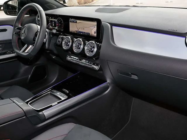 Mercedes-Benz GLA 180 AMG Line