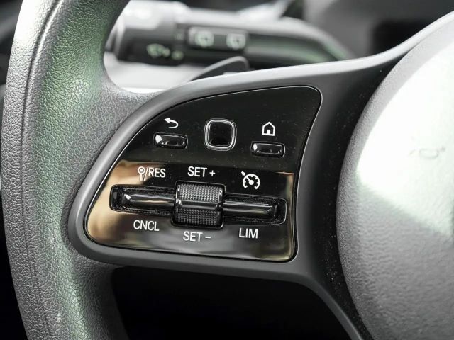 Mercedes-Benz A 250 A 250 e