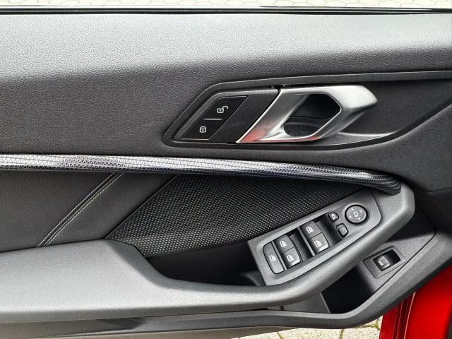 BMW 118 118i Sedan Sport Line