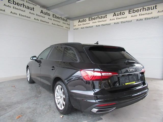 Audi A4 35 TFSI Avant S-Tronic