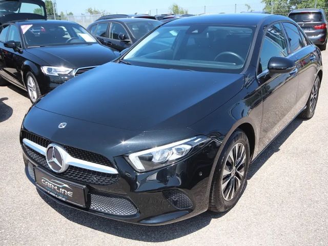 Mercedes-Benz A 180 A 180 d