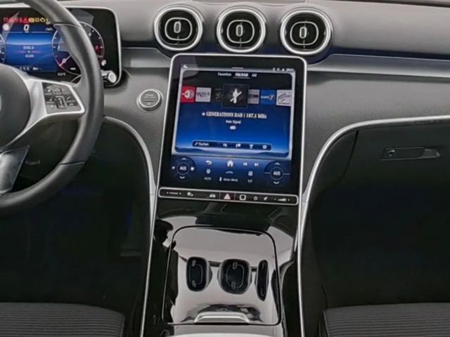 Mercedes-Benz C 220 Sedan