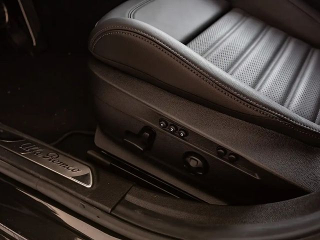 Alfa Romeo Giulia AT8 Q4 Veloce