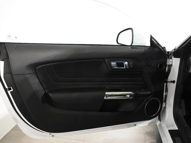 Ford Mustang Convertible GT 5.0 V8