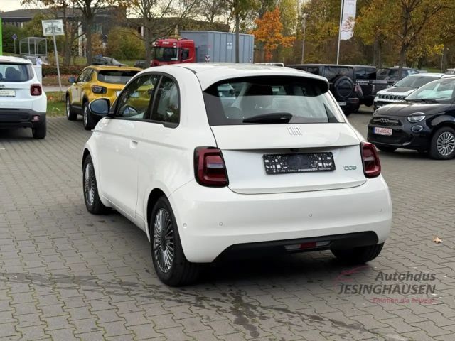 Fiat 500e +Rückfahrkamera+PDC+Sitzheizung+Carplay+Klimaaut.