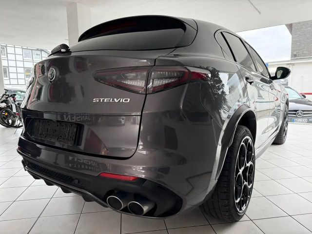 Alfa Romeo Stelvio Q4 Quadrifoglio