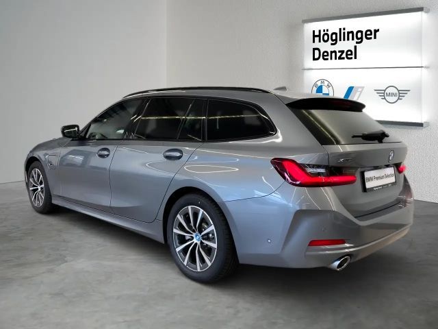 BMW 330 330e xDrive