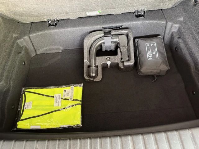 BMW 118 118i Sedan Sport Line