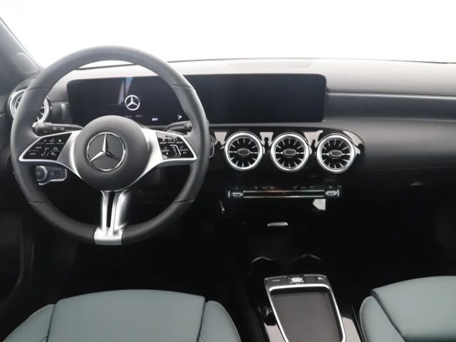 Mercedes-Benz A 220 4MATIC Progressive