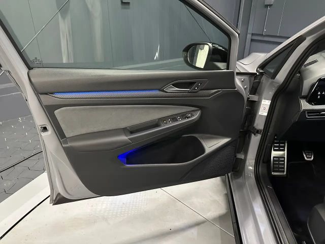 Volkswagen Golf 1.5 TSI R-Line Style