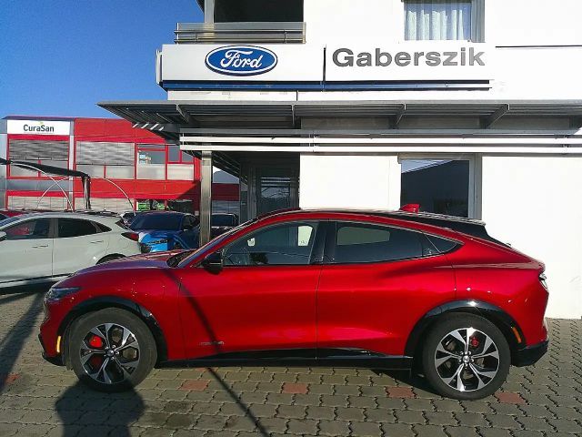 Ford Mustang Mach-E AWD Standard range