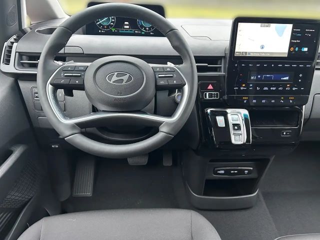 Hyundai Staria Trend