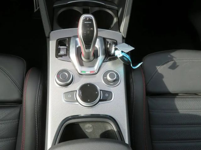 Alfa Romeo Stelvio Q4