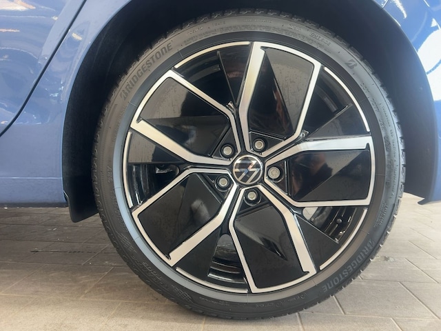 Volkswagen Golf 1.5 eTSI DSG