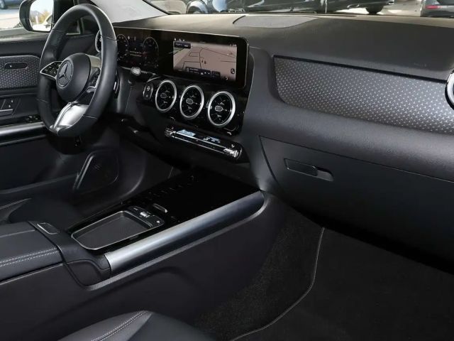 Mercedes-Benz GLA 180 KAMERA+SPURHALTE+CARPLAY+MBUX+LED+18"