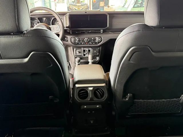 Jeep Wrangler 4xe Sahara