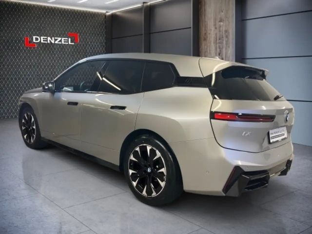 BMW iX xDrive45