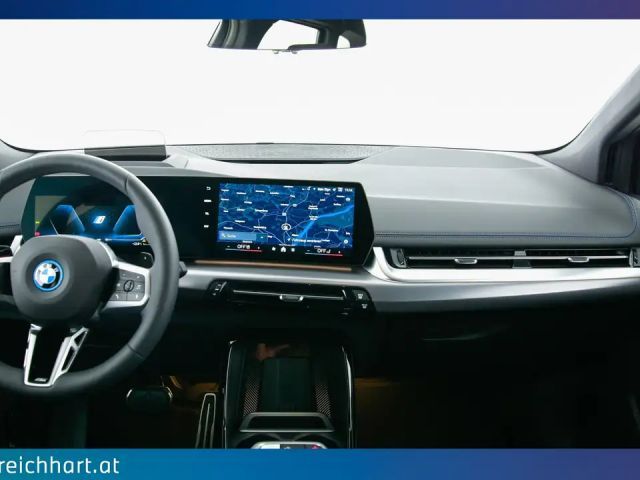 BMW 230 Sedan xDrive