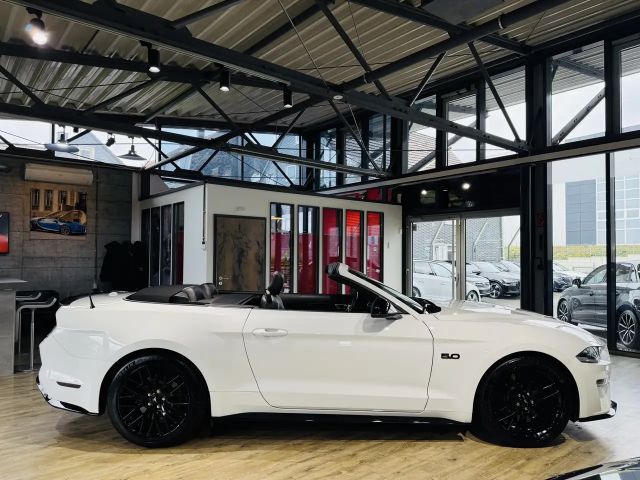 Ford Mustang Convertible GT 5.0 V8