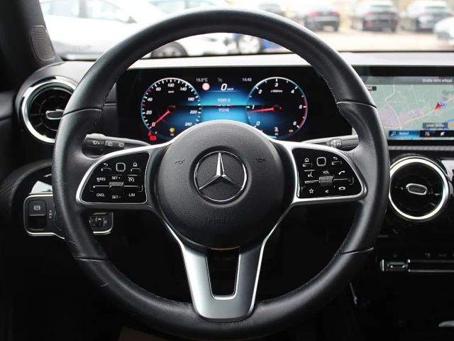 Mercedes-Benz A 200 A 200 d