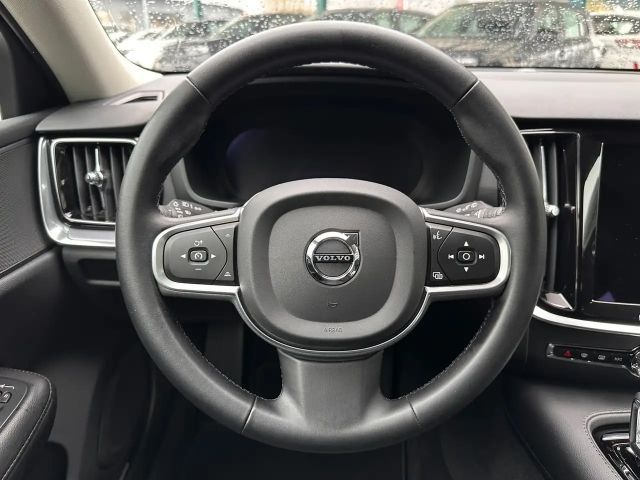 Volvo V60 AWD Core Recharge T6