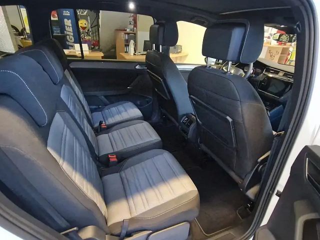 Volkswagen Touran ACT DSG R-Line