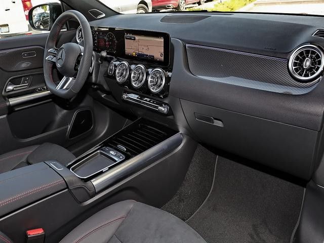 Mercedes-Benz GLA 200 AMG Line