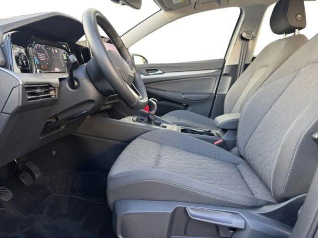 Volkswagen Golf Life Variant