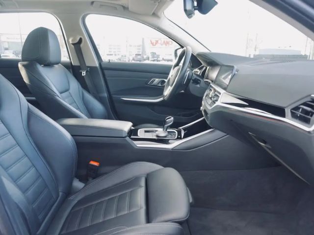 BMW 320 320d Sport Line Touring xDrive