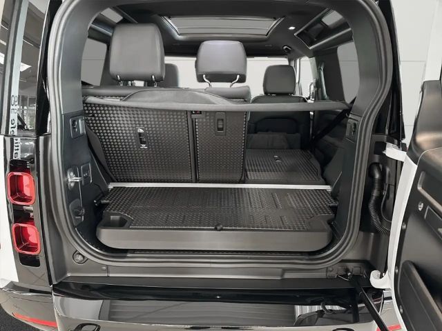 Land Rover Defender 90 D250 Dynamic SE