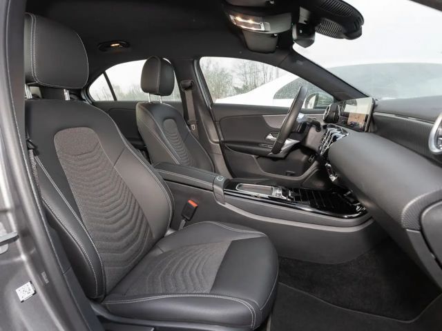 Mercedes-Benz A 200 A 200 d