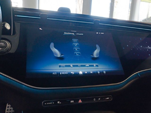 Mercedes-Benz E 200 4MATIC Sedan