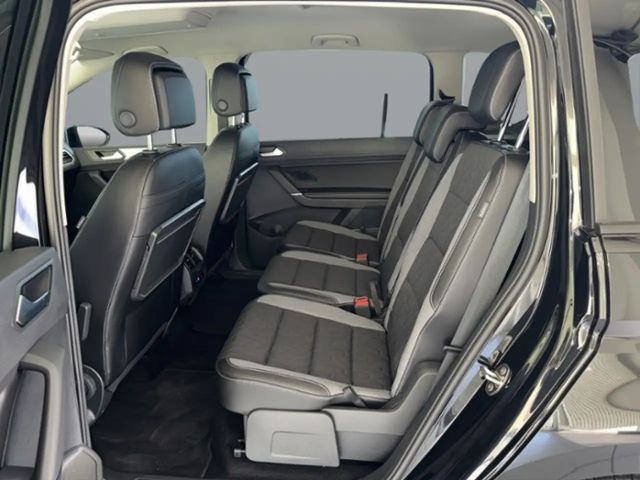 Volkswagen Touran IQ.Drive Pro R-Line