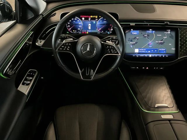 Mercedes-Benz E 220 AVANTGARDE E 220 d Estate