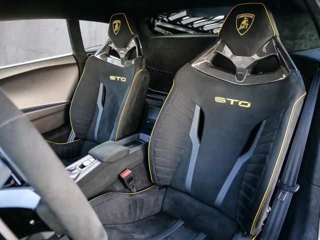Lamborghini Huracan n STO Nero Noctis Semilucido