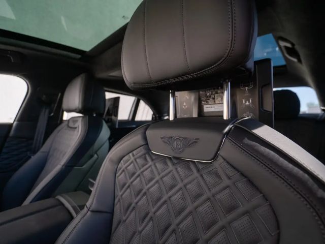 Bentley Flying Spur V8