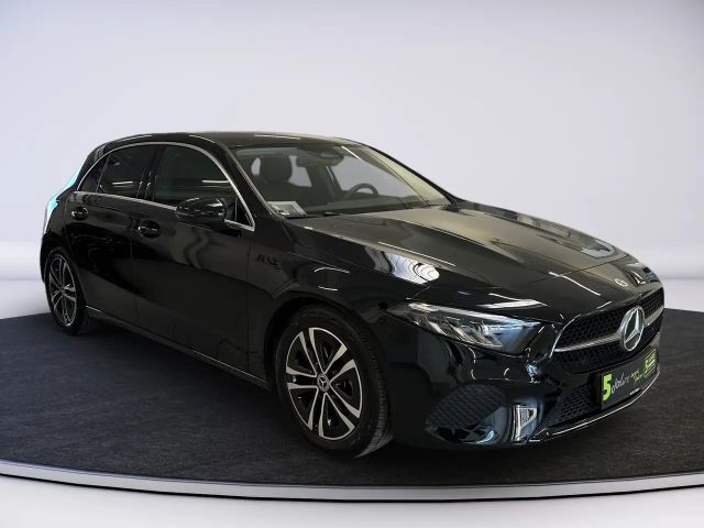 Mercedes-Benz A 200 A 200 d