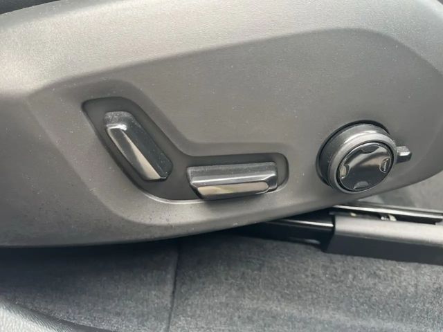 Volvo XC60 AWD Dark Plus T6