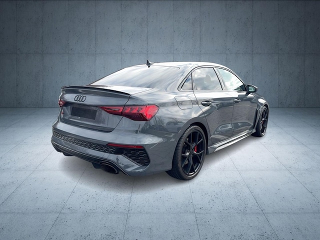 Audi RS3 Quattro S-Tronic Sedan