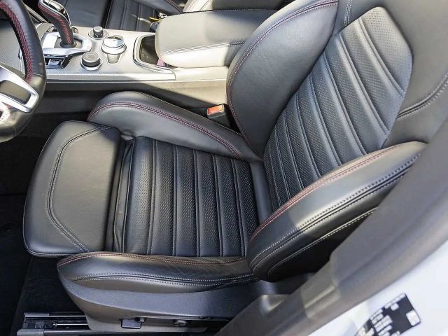 Alfa Romeo Stelvio AT8 Q4 Turbo