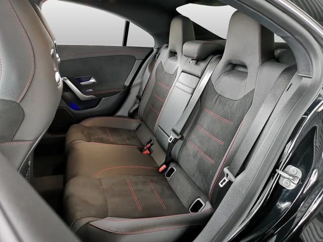 Mercedes-Benz CLA 180 AMG Line Coupé