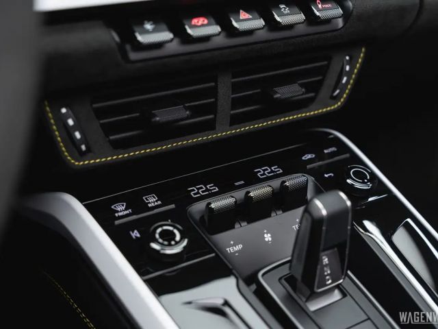 Porsche 992 4 Cabrio GTS Targa Turbo