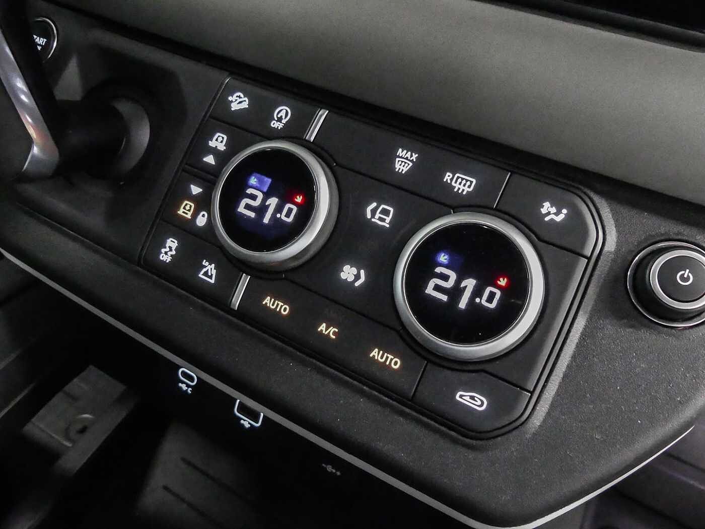 Land Rover Defender 110 Dynamic SE