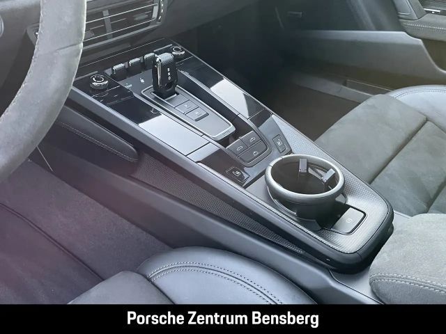 Porsche 992 Cabrio Carrera GTS