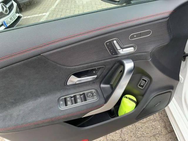 Mercedes-Benz CLA 180 CLA