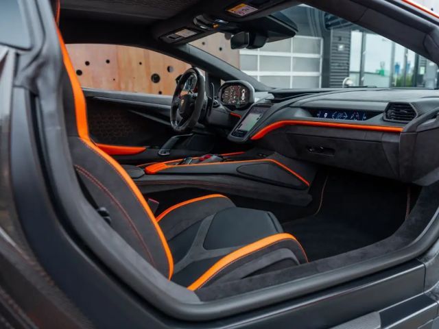 Lamborghini Revuelto *AD PERSONAM*CARBON*FULL ASSIST*SONUS*