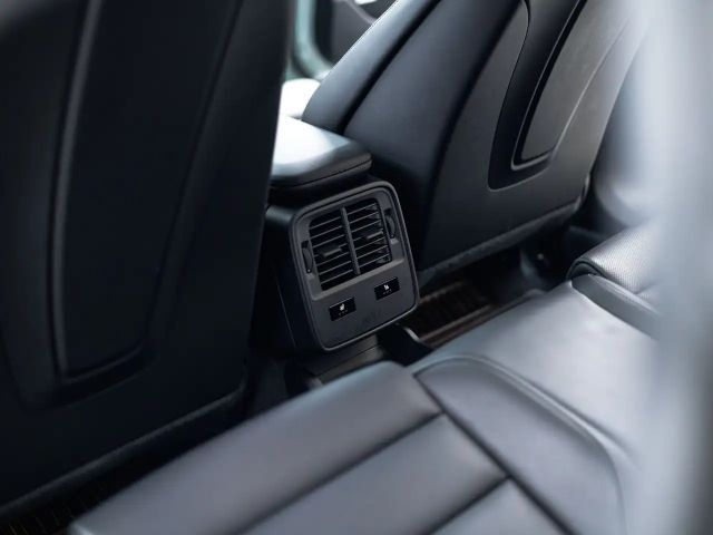 Porsche Taycan 4 Cross Turismo